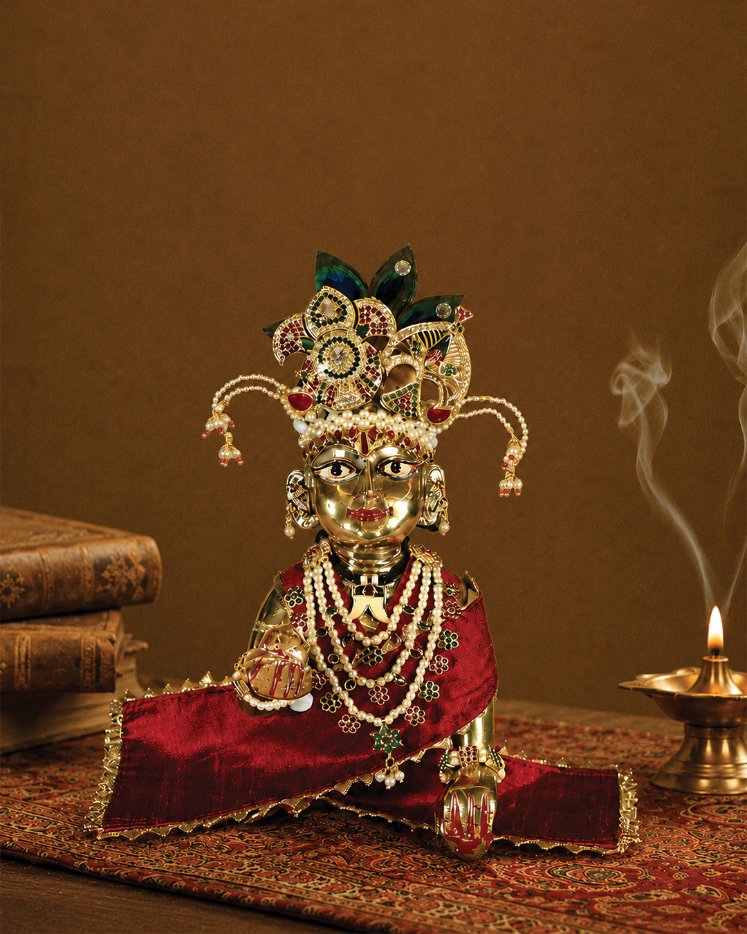 Complete Deity Shringar, a poshak & shringar piece associated in the caption with Radha Krishna, Laddu Gopal, Shrinathji, Thakorji, Krishna.