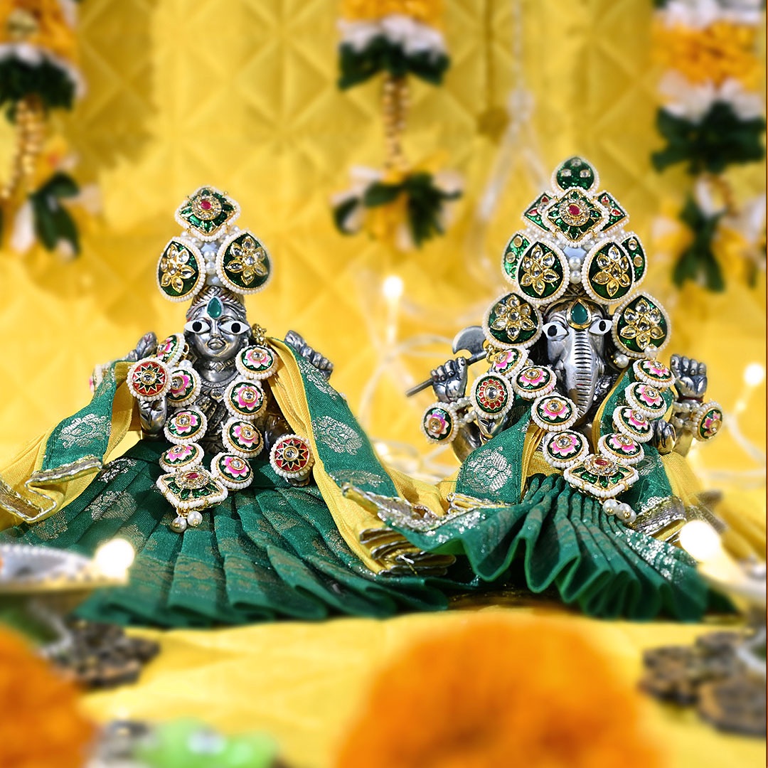 Diwali Complete Deity Shringar, a poshak & shringar piece.