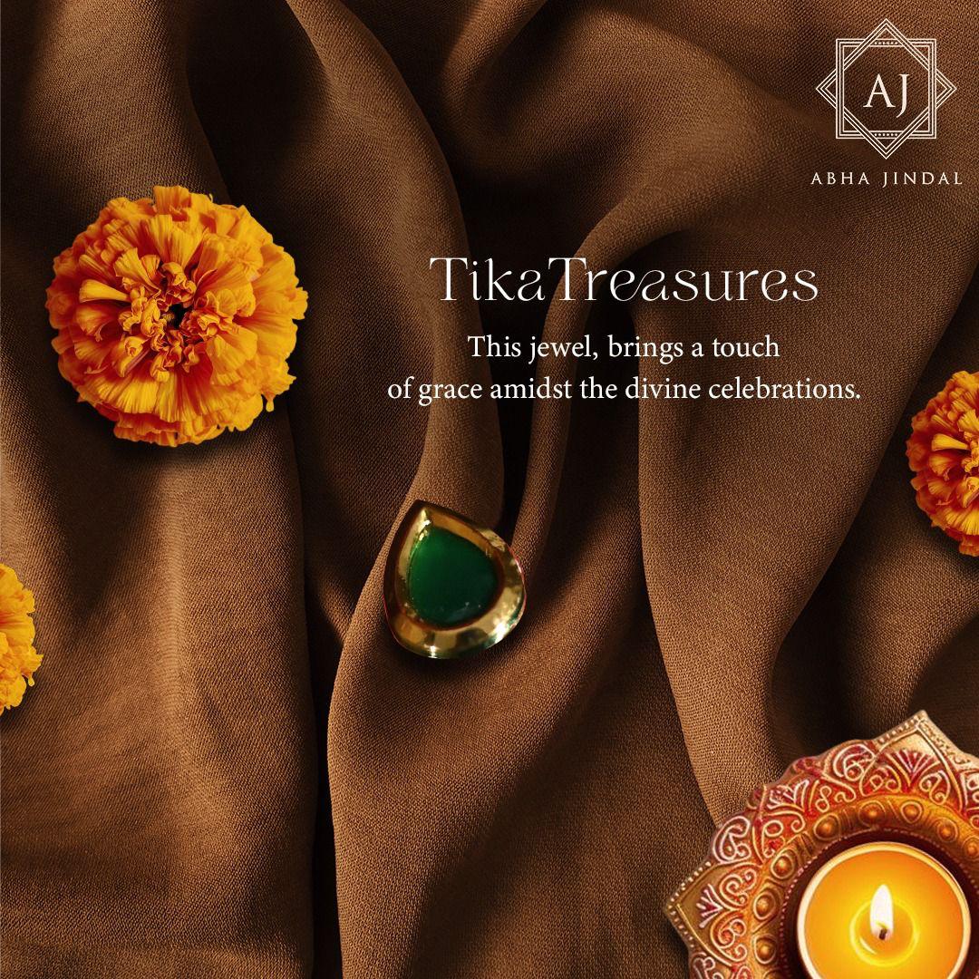 Emerald Tika Adornments, a jewellery piece.