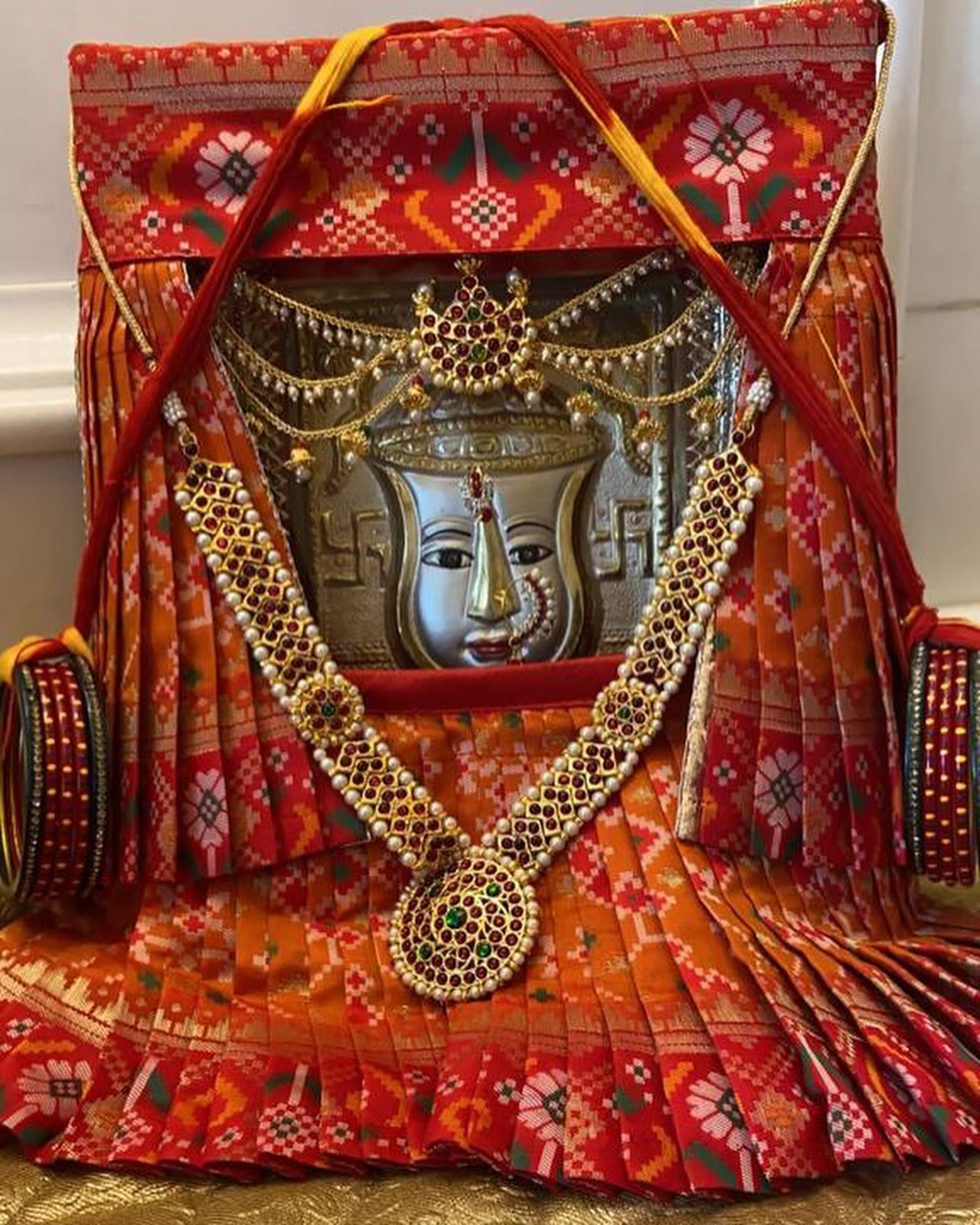Rani Sati Dadi Poshak and Shringar, a poshak & shringar piece, shown in a 3-image Instagram carousel. Image 2 of 3.