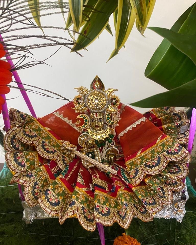 Deity Poshak and Shringar, a poshak & shringar piece.