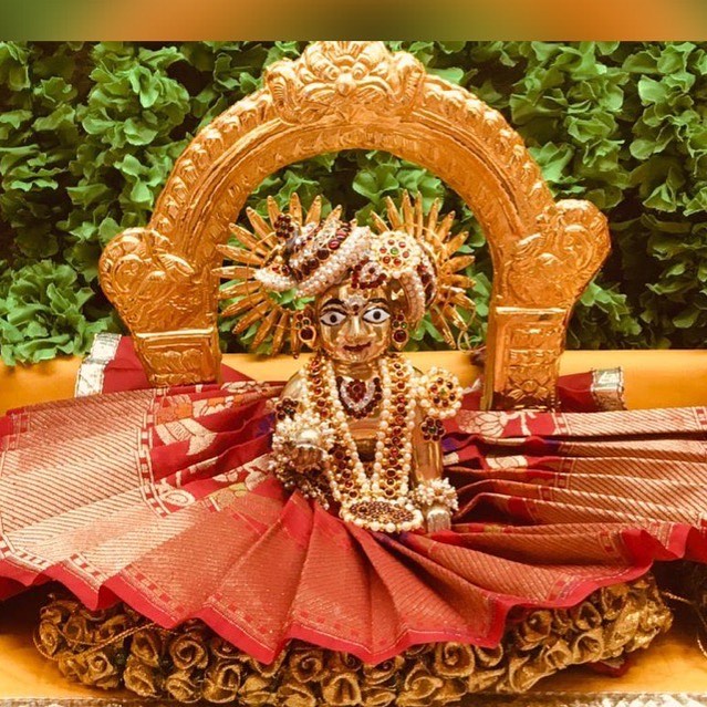 Deity Poshak and Shringar, a poshak & shringar piece.