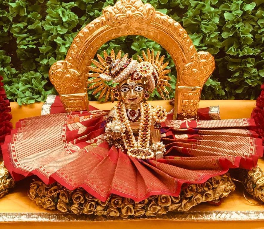 Deity Poshak and Shringar, a poshak & shringar piece.